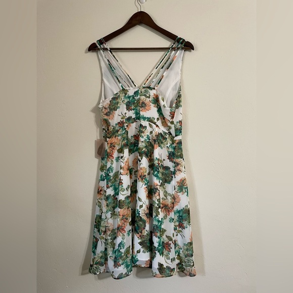 Forever 21 Contemporary Knee Length Sleeveless Sun‎ Dress - Picture 2 of 4